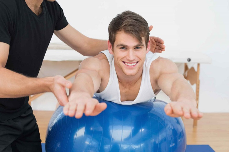 exercícios em um fitball para prostatite